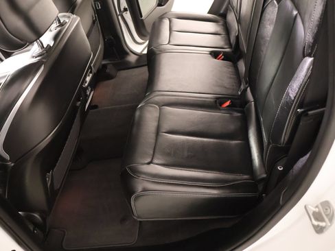 Used 2022 Jeep Grand Cherokee Overland w/ Luxury Tech Group IV RWD image 13
