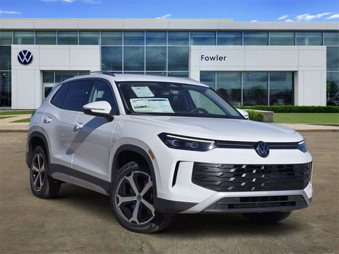 New 2026 Volkswagen Tiguan SE image 1