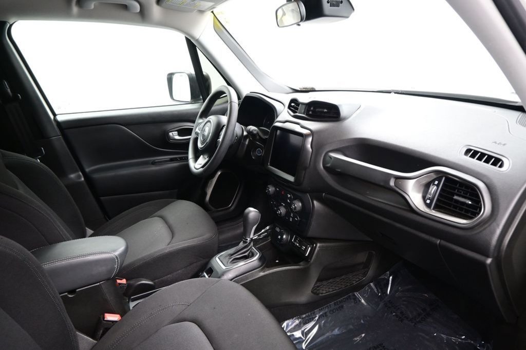 Used 2023 Jeep Renegade Latitude AWD/4WD image 24