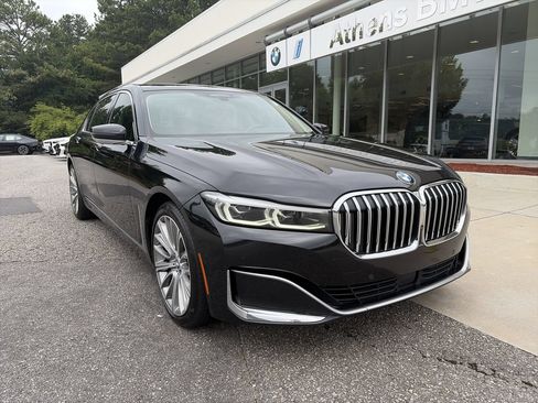 Used 2022 BMW 750i xDrive w/ Executive Package AWD/4WD image 1