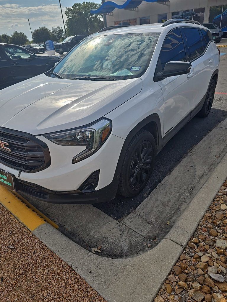 Used 2021 GMC Terrain SLT w/ Elevation Edition FWD image 3