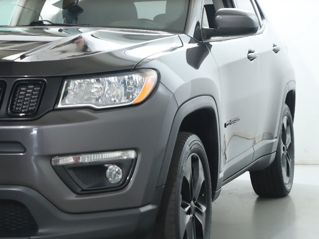 Used 2019 Jeep Compass Latitude AWD/4WD image 4