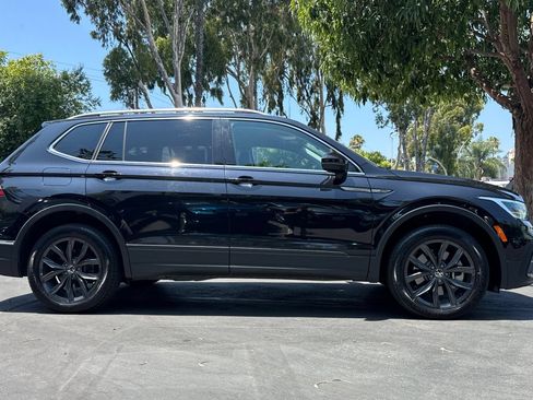 Used 2024 Volkswagen Tiguan SE AWD/4WD image 3