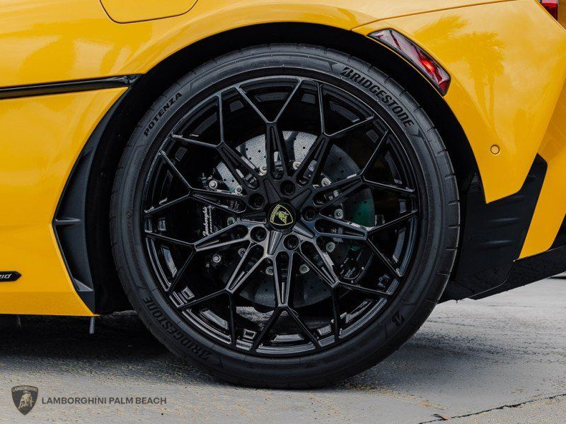Used 2026 Lamborghini Temerario AWD/4WD image 34