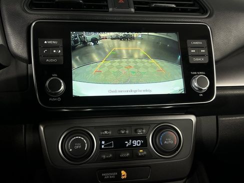 Used 2024 Nissan Leaf S image 16