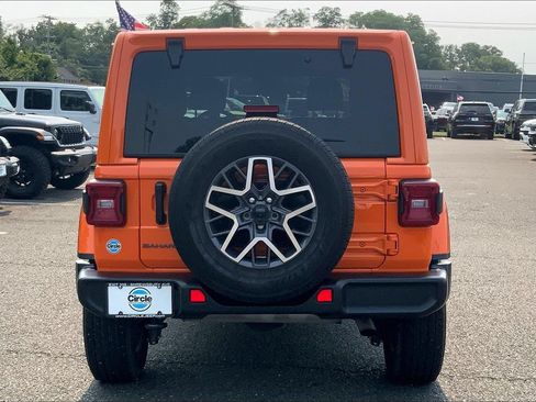 Certified 2025 Jeep Wrangler Unlimited Sahara AWD/4WD image 4