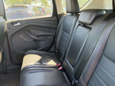 Used 2015 Ford Escape SE w/ Equipment Group 201A AWD/4WD image 9