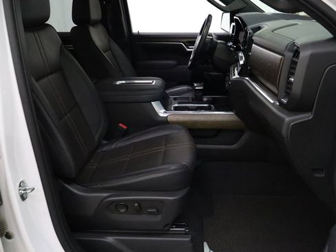 Used 2022 Chevrolet Silverado 1500 High Country w/ Technology Package image 30