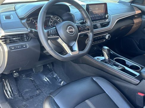 Certified 2023 Nissan Altima 2.5 SR image 18