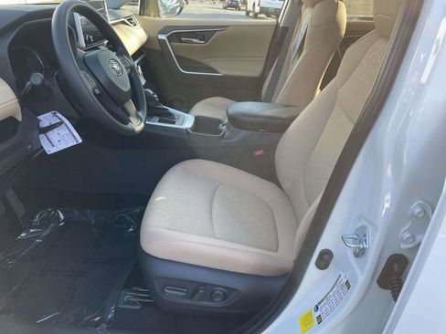 New 2025 Toyota RAV4 XLE image 28