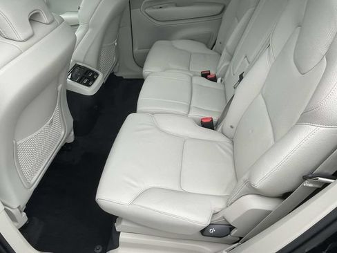 Used 2023 Volvo XC90 B6 Plus AWD/4WD image 16