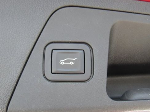 Used 2019 Buick Envision Essence image 6