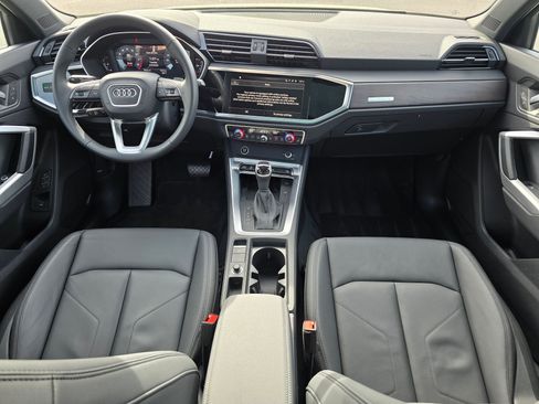 Certified 2025 Audi Q3 2.0T Premium w/ Convenience Package image 10