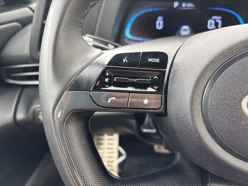 Used 2025 Hyundai Elantra Sport FWD image 8