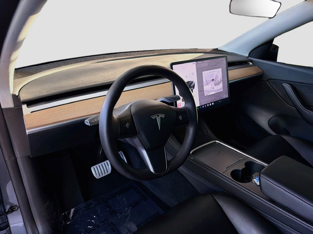 Used 2022 Tesla Model Y Performance AWD/4WD image 9
