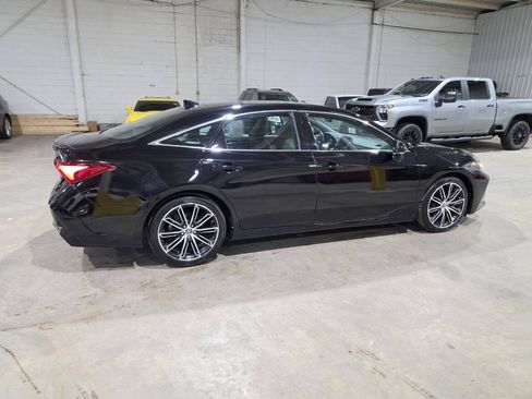 Used 2019 Toyota Avalon XSE w/ All Weather Liner Package FWD image 12