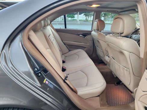 Used 2009 Mercedes-Benz E 350 Sedan image 17