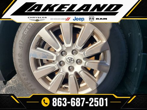 Used 2017 Toyota Sienna XLE w/ XLE Navigation Package AWD/4WD image 9