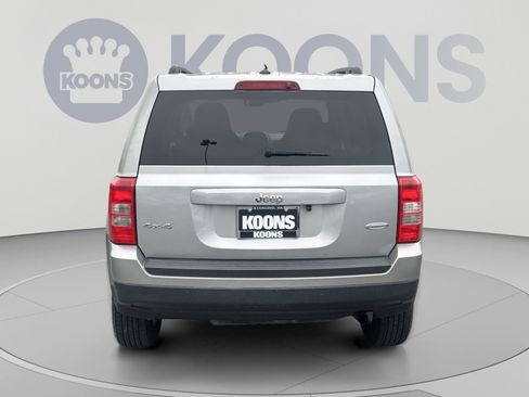 Used 2014 Jeep Patriot Latitude w/ Sun/Sound Group AWD/4WD image 10