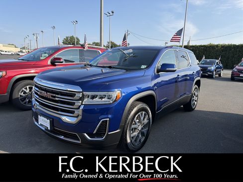 Certified 2023 GMC Acadia SLE image 1