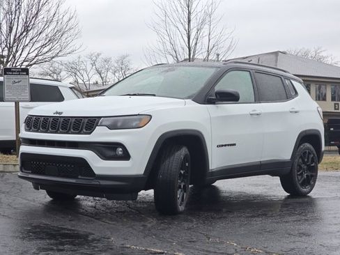 Used 2024 Jeep Compass Latitude w/ Convenience Group image 23