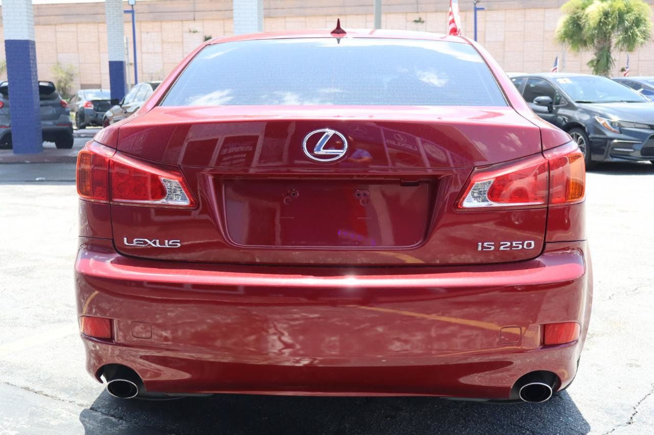 Used 2010 Lexus IS 250 w/ Preferred Accessory Package RWD image 5