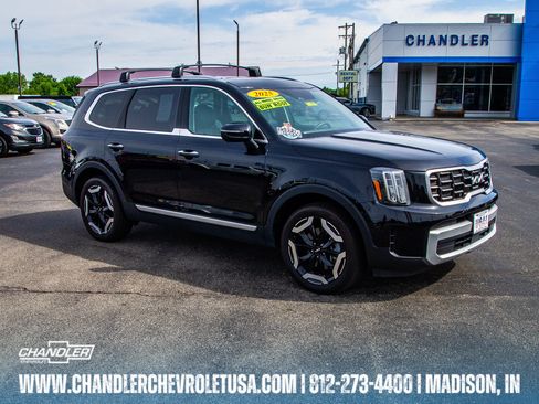 Used 2025 Kia Telluride S AWD/4WD image 1