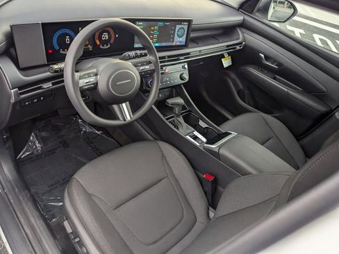 Used 2025 Hyundai Tucson SEL image 3