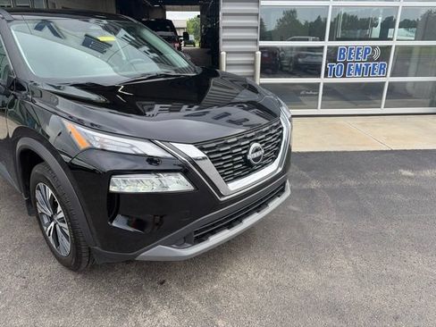 Used 2023 Nissan Rogue SV AWD/4WD image 5