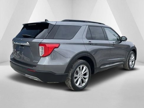 Used 2021 Ford Explorer XLT w/ Equipment Group 202A image 9