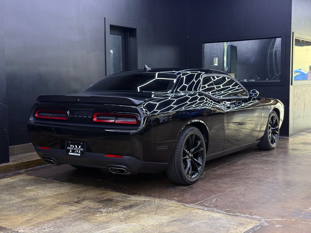 Used 2018 Dodge Challenger R/T w/ Driver Convenience Group RWD image 9
