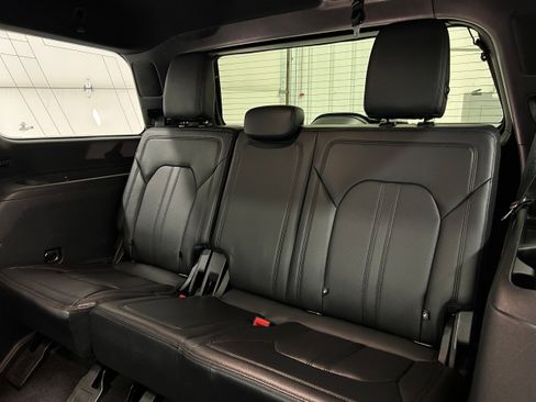 Used 2021 Ford Expedition Limited AWD/4WD image 32