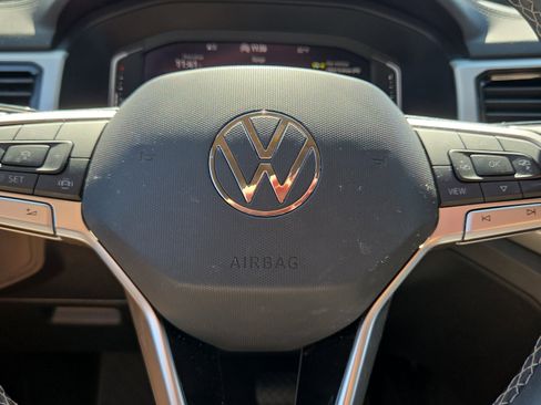 Used 2022 Volkswagen Atlas SE image 35