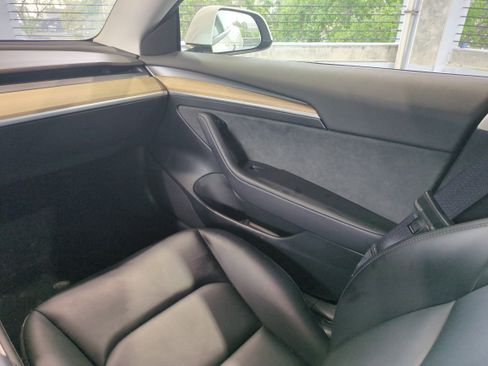 Used 2023 Tesla Model 3 Standard Range image 17