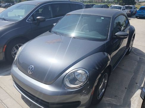Used 2012 Volkswagen Beetle 2.5 FWD image 3