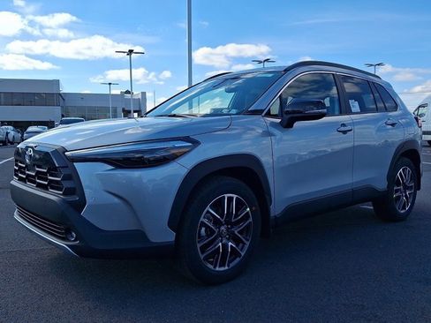 New 2026 Toyota Corolla Cross XLE image 3