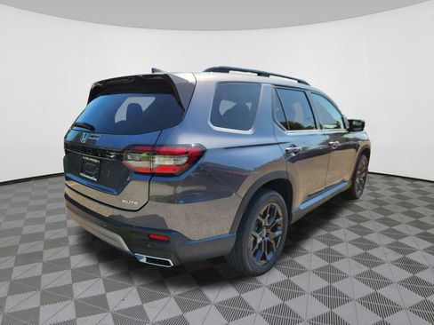 New 2025 Honda Pilot Touring image 4