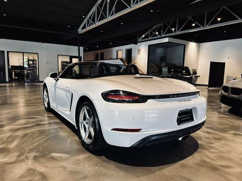 Used 2018 Porsche 718 Boxster RWD image 5