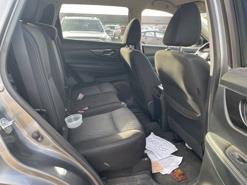 Used 2020 Nissan Rogue SV image 18