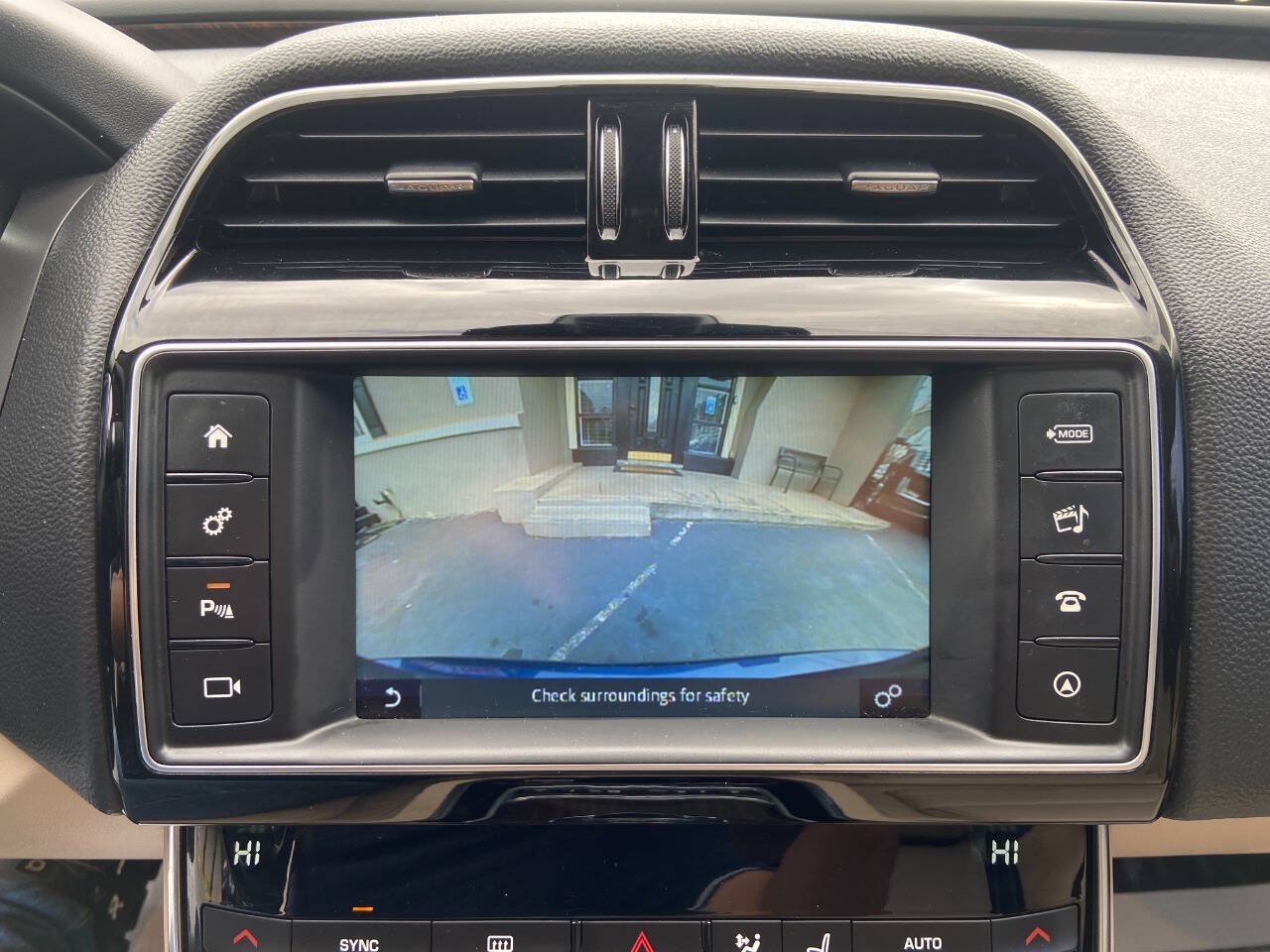 Used 2017 Jaguar XE Prestige RWD image 16