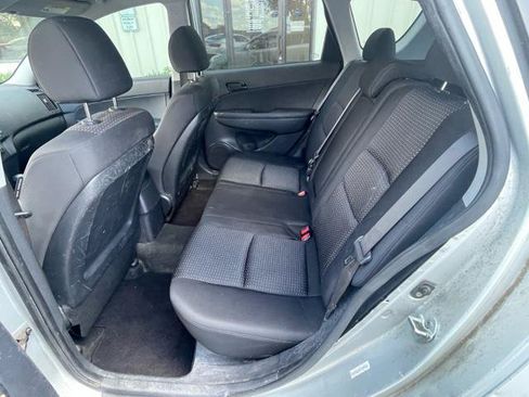 Used 2012 Hyundai Elantra GLS FWD image 11