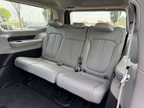 Used 2022 Jeep Wagoneer Series III w/ Premium Group I AWD/4WD image 35
