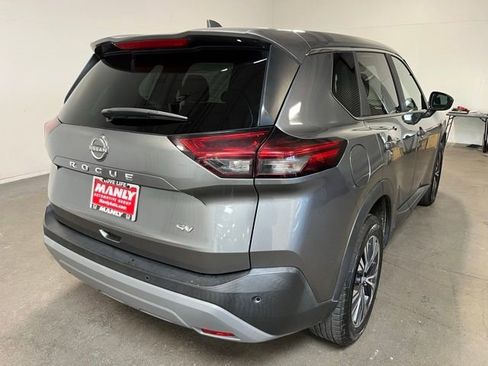 Used 2023 Nissan Rogue SV FWD image 3