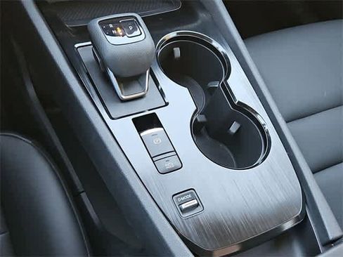 Used 2022 Nissan Rogue SV w/ SV Premium Package image 31