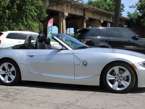 Used 2006 BMW Z4 3.0i RWD image 11