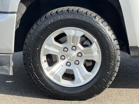 Used 2018 Chevrolet Silverado 1500 LT w/ All Star Edition image 27