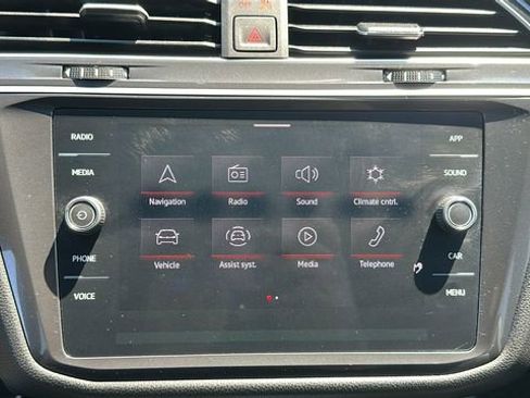 Used 2024 Volkswagen Tiguan SE R-Line AWD/4WD image 11