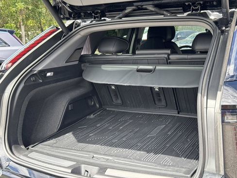 Certified 2025 Cadillac Optiq Luxury 2 w/ LPO, Floor Liner Package AWD/4WD image 29