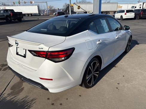Used 2021 Nissan Sentra SR w/ SR Premium Package image 5