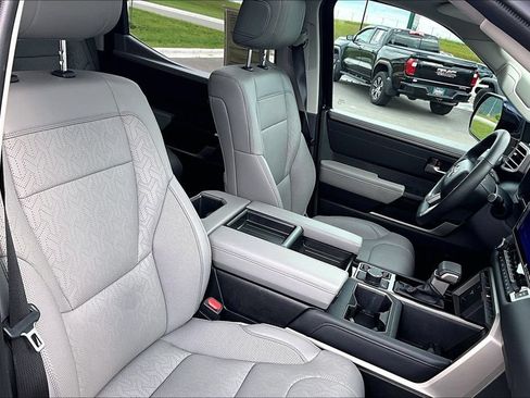 Used 2023 Toyota Tundra Limited AWD/4WD image 7
